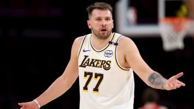 范冰冰柏林电影节闭幕式太反常，乍一看暴露，细看才知道：真保守.